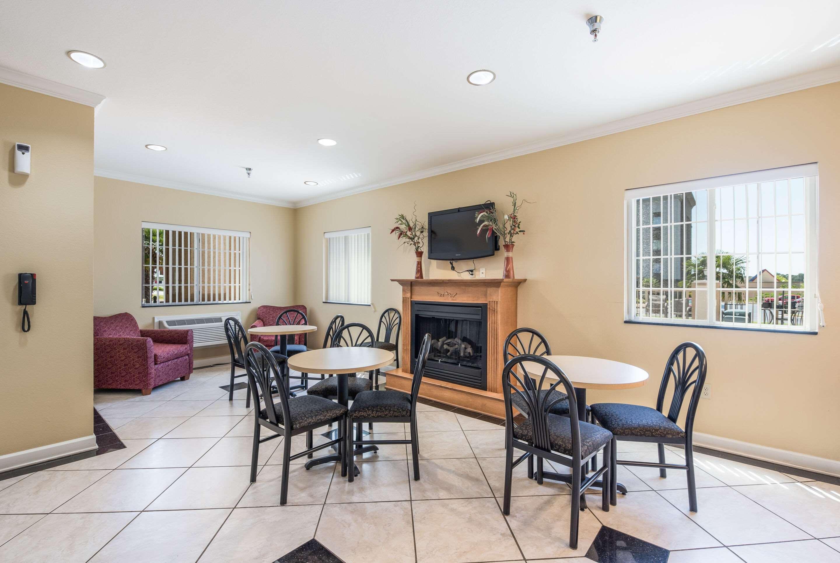 Econo Lodge Inn & Suites Bryant Kültér fotó