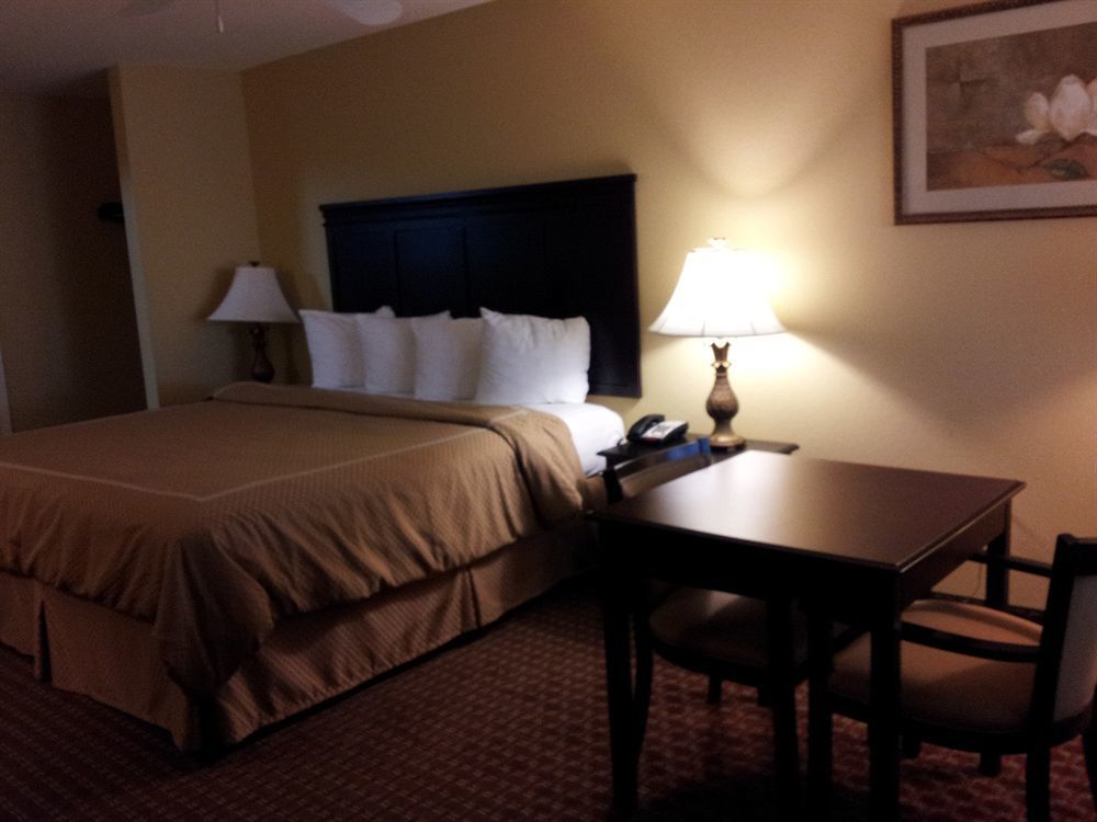 Econo Lodge Inn & Suites Bryant Kültér fotó